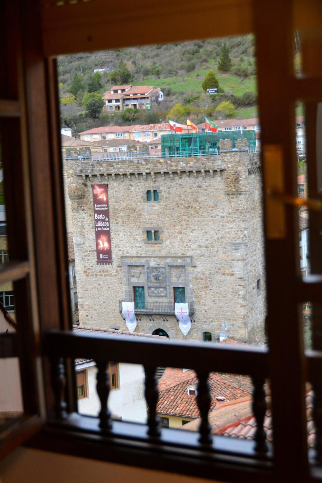El Mirador De La Torre Appartement Potes Buitenkant foto